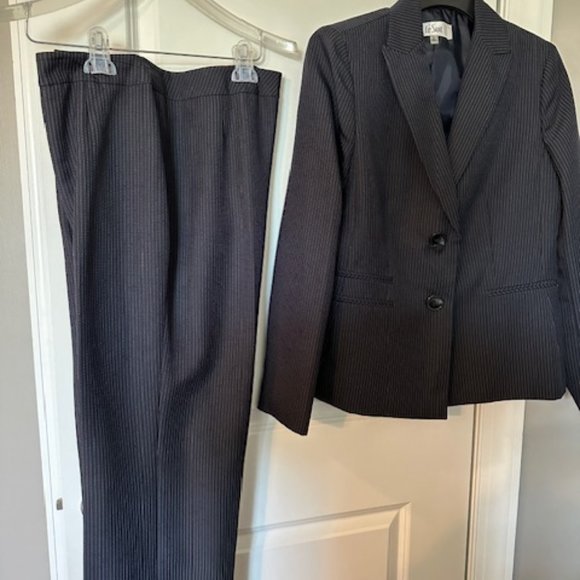 LE SUIT 2PC NAVY BLUE PINSTRIPE PANSTUIT - Picture 1 of 6